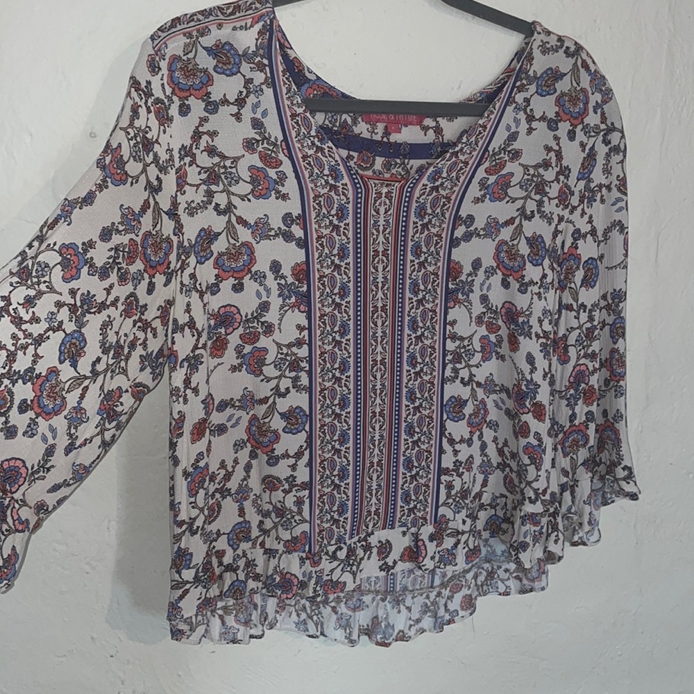 like new floral blouse